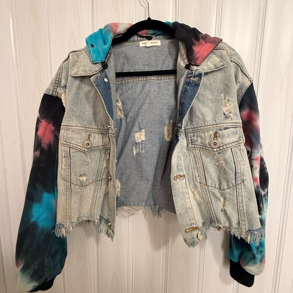 Tie-Dye Sleeve Light Wash Denim Jacket with Detachable Hood - Blue/Pink - Picture 3 of 5